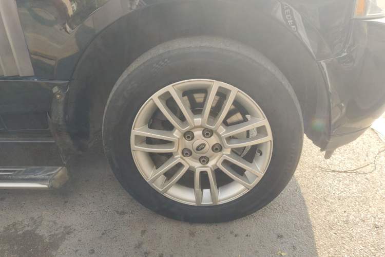 Used Land Rover Range 2010 5.0 NA V8 HSE Right Front Wheel Hub