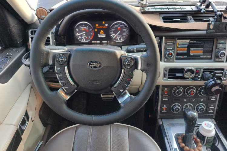 Used Land Rover Range 2010 5.0 SC V8 HSE Steering Wheel