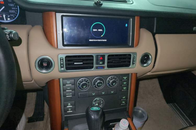 Used Land Rover Range 2010 5.0 NA V8 HSE Audio And AC Panel