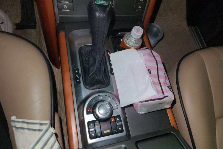 Used Land Rover Range 2010 5.0 NA V8 HSE Gear Lever