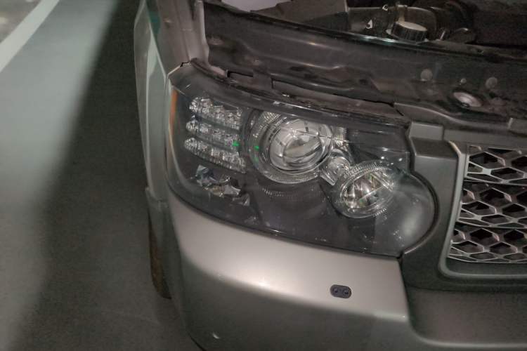 Used Land Rover Range 2010 5.0 NA V8 HSE Right Front Headlight