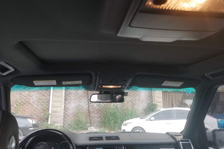 Used Land Rover Range  Headliner