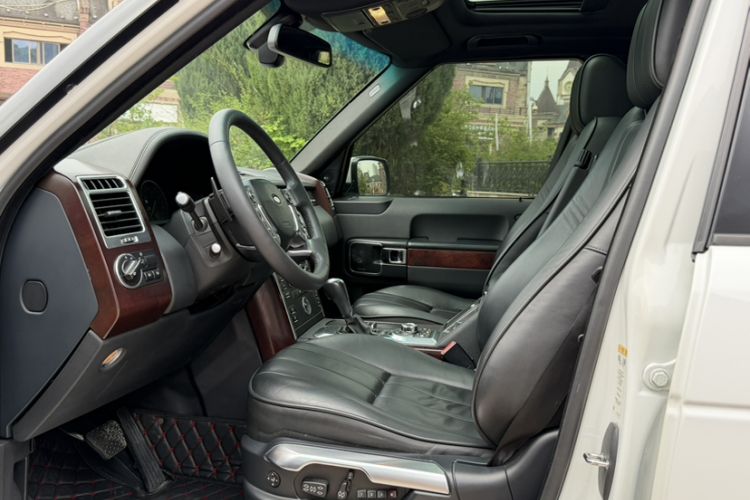 Used Land Rover Range 2010 5.0 NA V8 HSE Interior 2