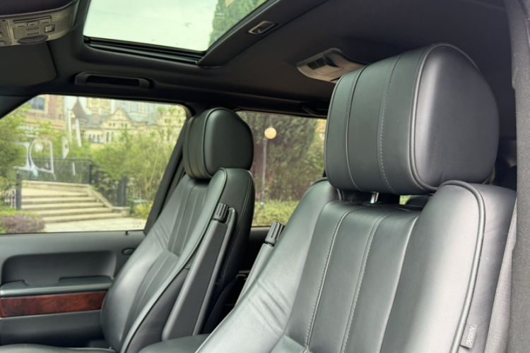 Used Land Rover Range 2010 5.0 NA V8 HSE Interior 6