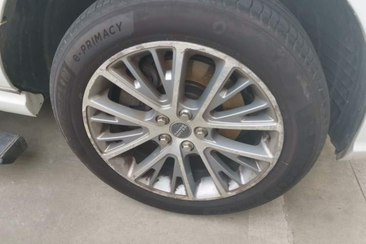 Used Land Rover Range  Right Front Wheel Hub