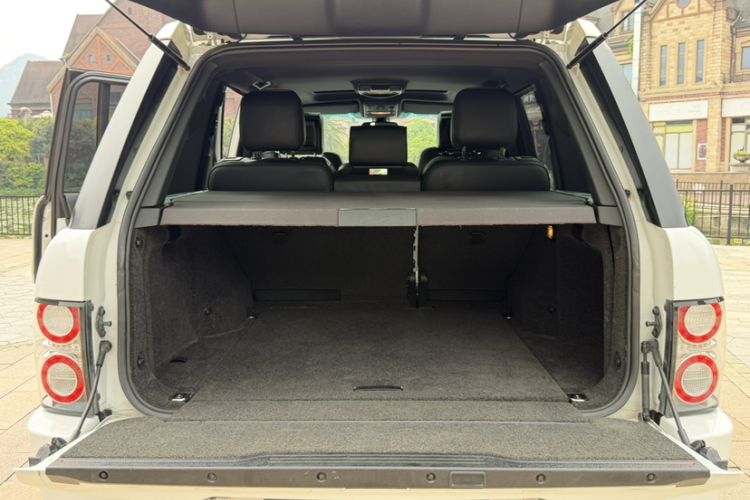 Used Land Rover Range 2010 5.0 NA V8 HSE Trunk