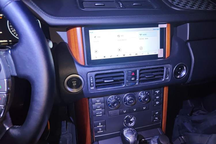 Used Land Rover Range 2011 3.6 TDV8 Audio And AC Panel