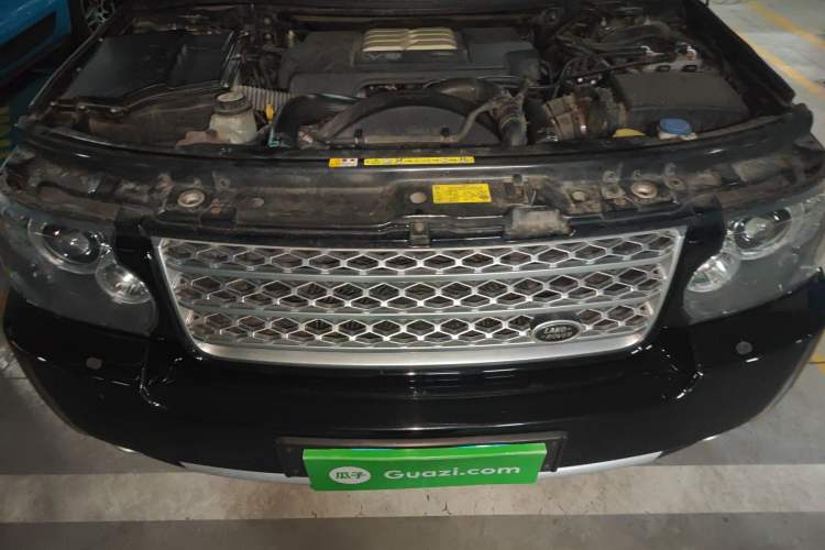 Used Land Rover Range 2011 3.6 TDV8 Engine Bay