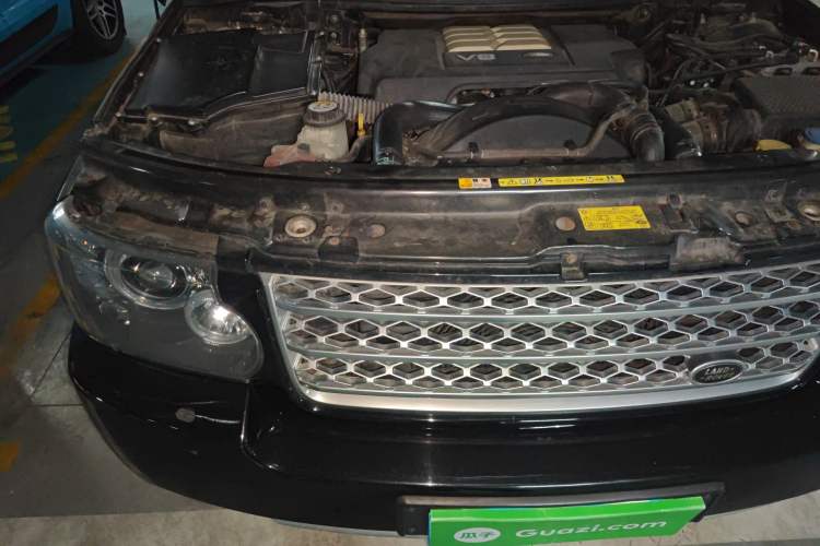Used Land Rover Range 2011 3.6 TDV8 Engine Bay Right