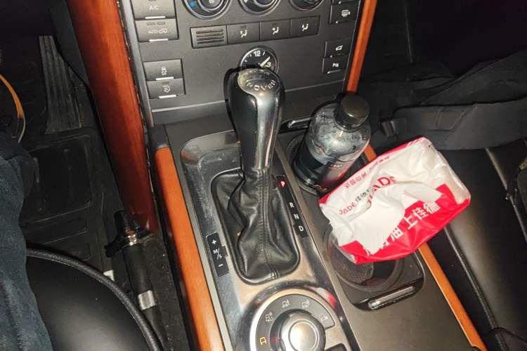Used Land Rover Range 2011 3.6 TDV8 Gear Lever