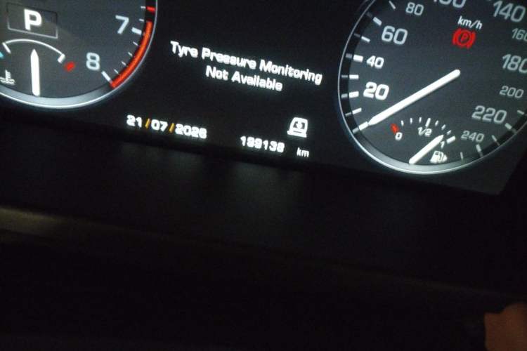 Used Land Rover Range  Odometer Close Up