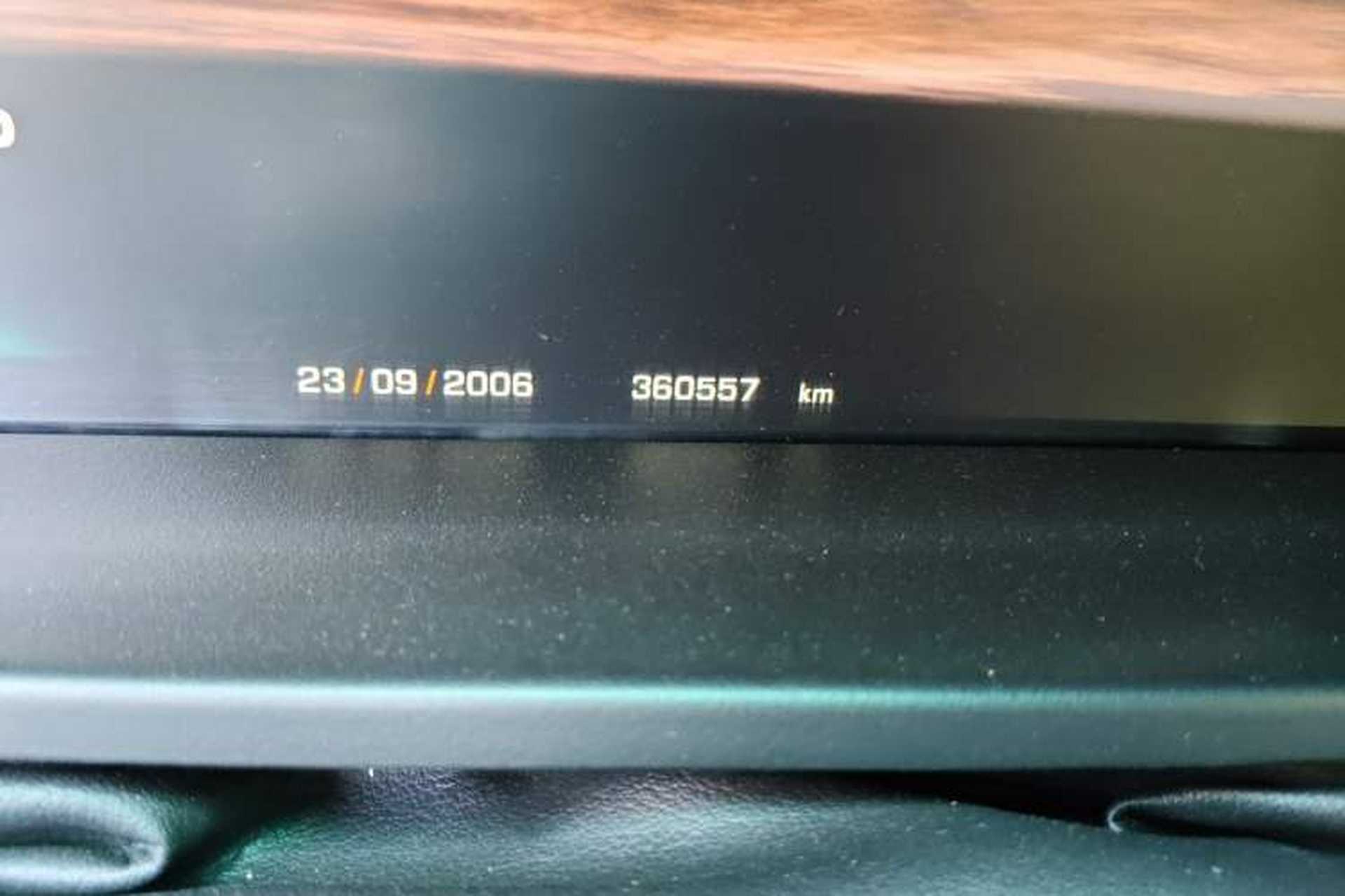 Used Land Rover Range 2011 5.0 SC V8 Odometer Close Up