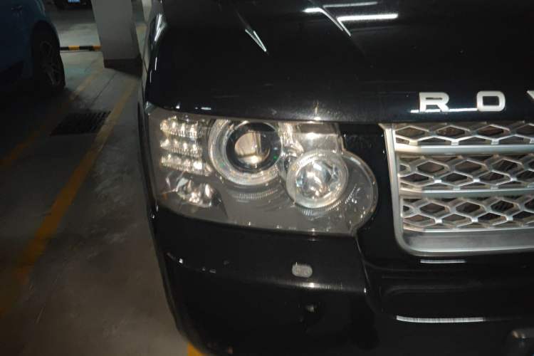 Used Land Rover Range 2011 3.6 TDV8 Right Front Headlight