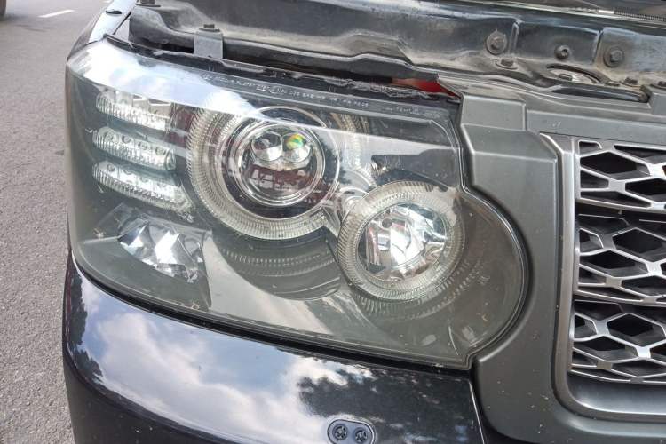 Used Land Rover Range 2011 3.6 TDV8 Right Front Headlight