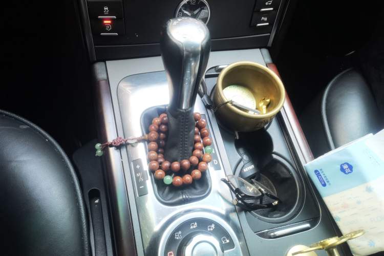 Used Land Rover Range 2011 3.6 TDV8 Gear Lever