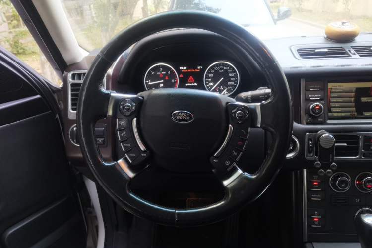 Used Land Rover Range 2011 3.6 TDV8 Steering Wheel