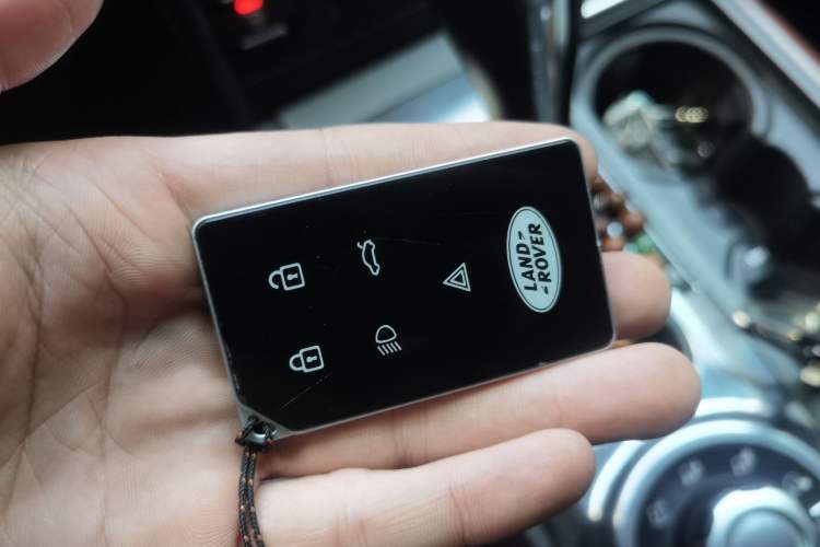Used Land Rover Range 2011 3.6 TDV8 Vehicle Key