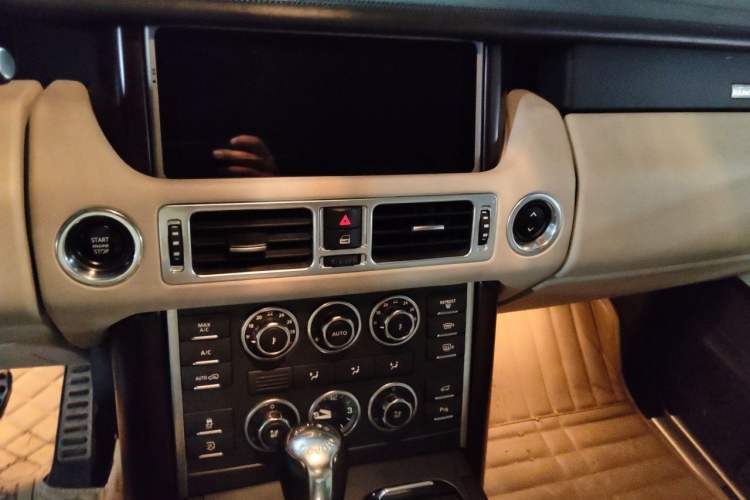 Used Land Rover Range 2012 5.0 SC V8 Audio And AC Panel