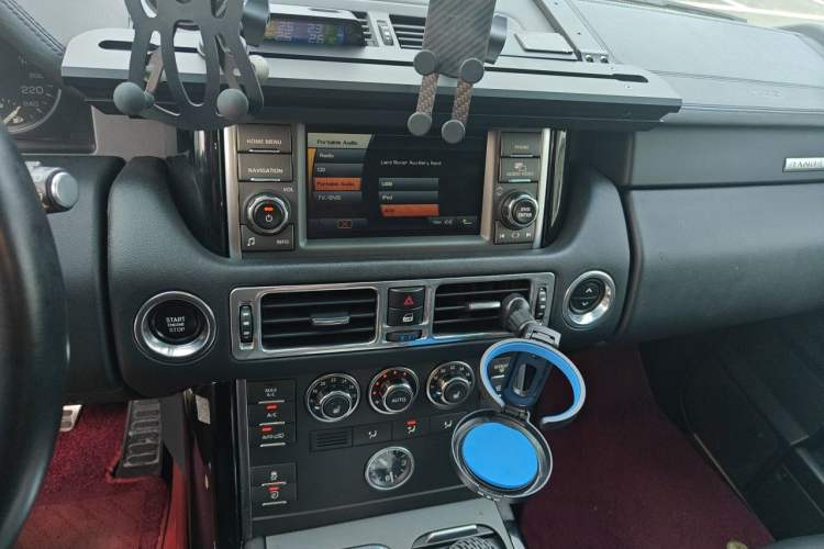 Used Land Rover Range 2012 4.4 TDV8 Audio And AC Panel