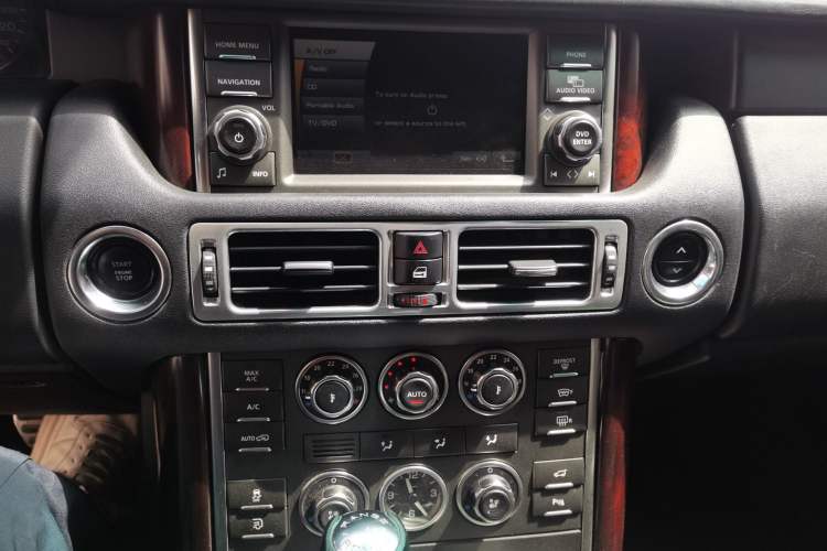 Used Land Rover Range 2012 5.0 SC V8 Audio And AC Panel