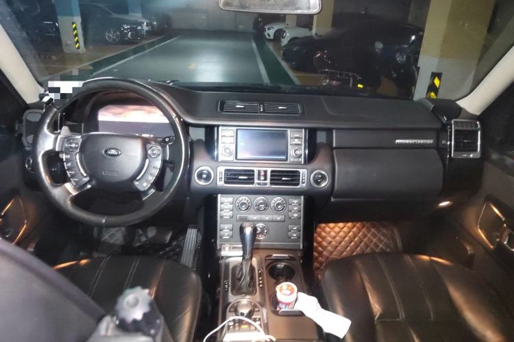 Used Land Rover Range 2012 5.0 NA V8 Center Console