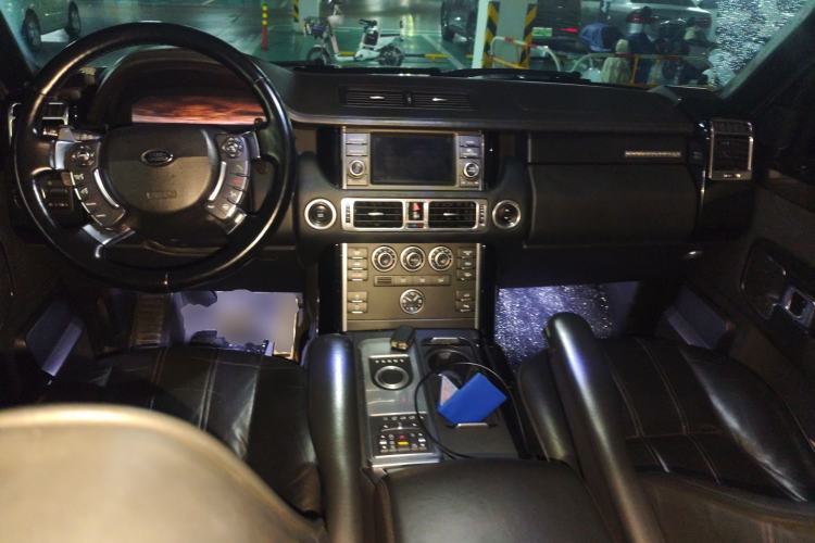 Used Land Rover Range 2012 4.4 TDV8 Center Console