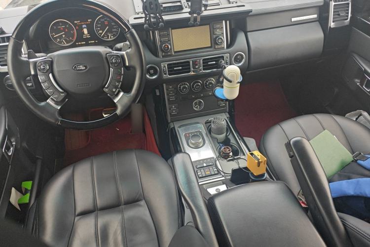 Used Land Rover Range 2012 4.4 TDV8 Center Console