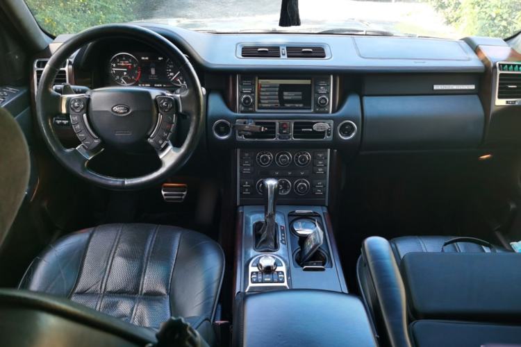Used Land Rover Range 2012 5.0 NA V8 Center Console