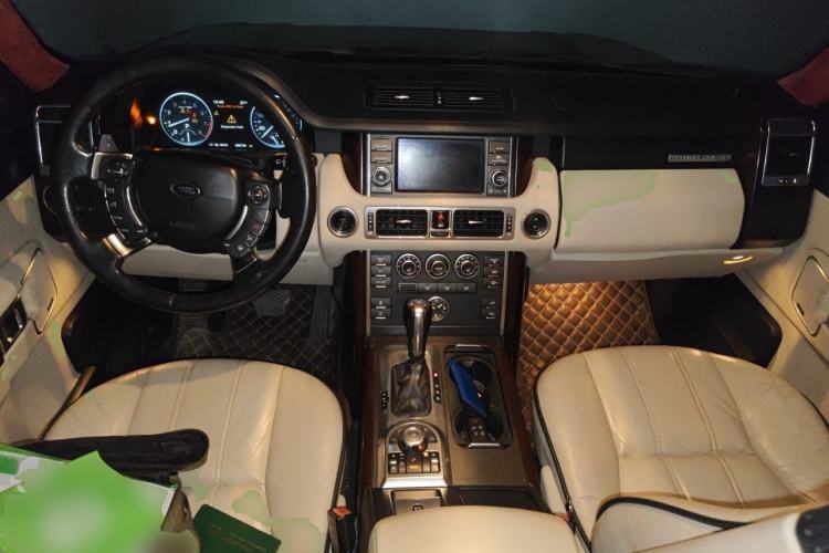 Used Land Rover Range 2012 5.0 NA V8 Center Console