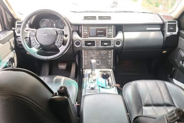 Used Land Rover Range 2012 5.0 NA V8 Center Console