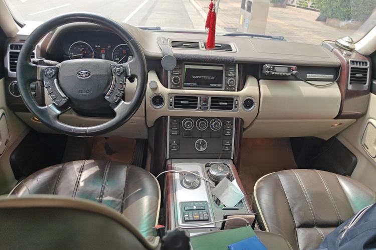 Used Land Rover Range 2012 4.4 TDV8 Center Console