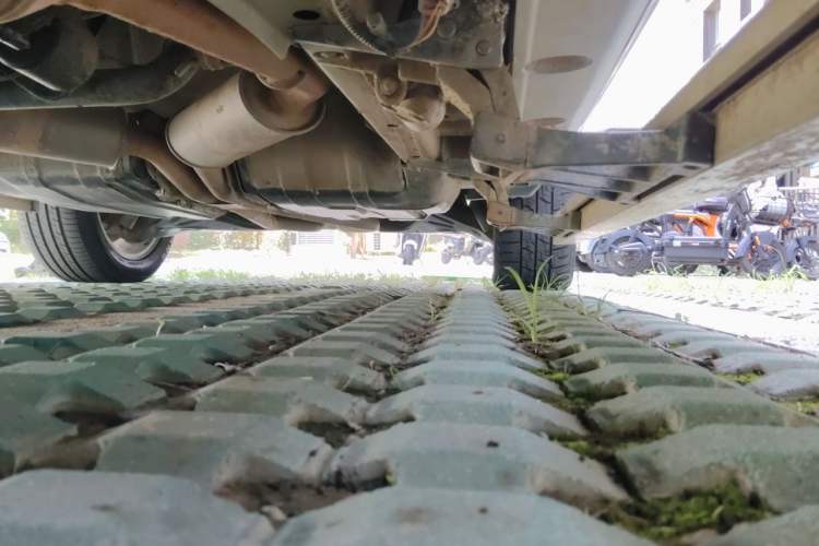 Used Land Rover Range 2012 5.0 NA V8 Chassis Front Left