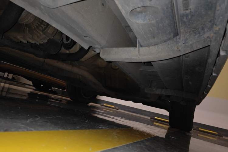 Used Land Rover Range 2012 4.4 TDV8 Chassis Front Left
