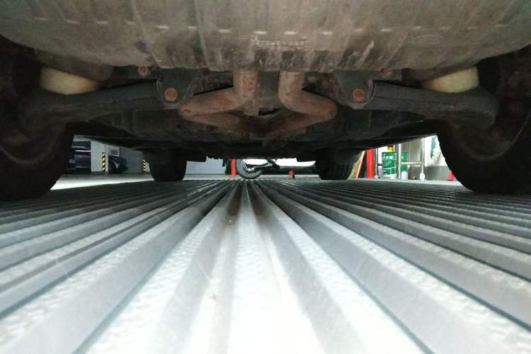 Used Land Rover Range 2012 5.0 NA V8 Chassis Rear