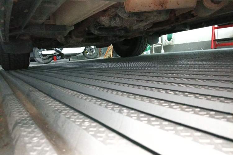 Used Land Rover Range 2012 5.0 NA V8 Chassis Rear Left