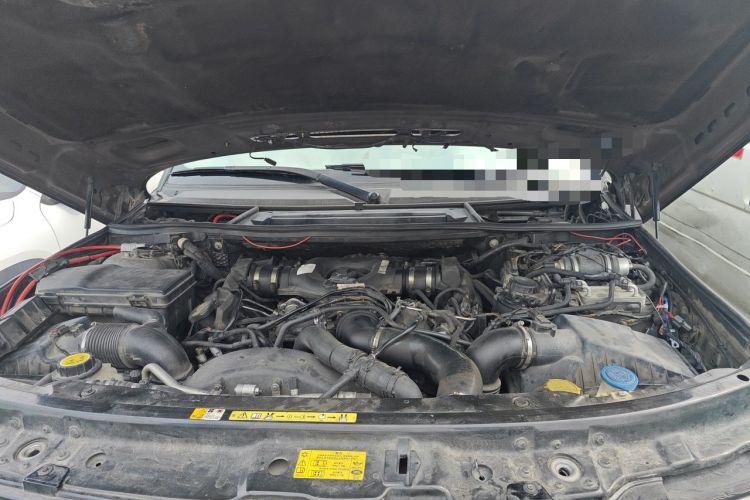 Used Land Rover Range 2012 4.4 TDV8 Engine Bay