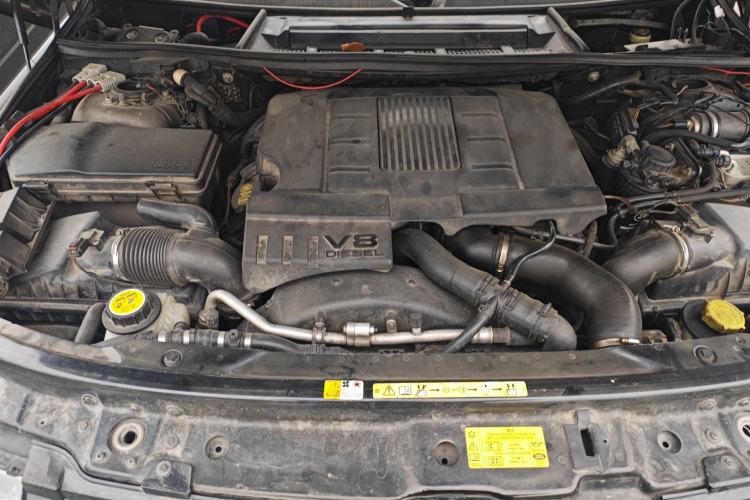 Used Land Rover Range 2012 4.4 TDV8 Engine Bay