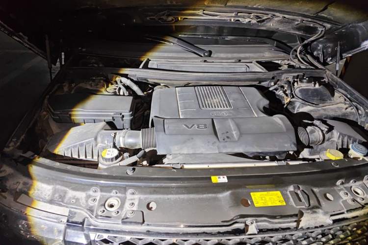 Used Land Rover Range 2012 5.0 NA V8 Engine Bay