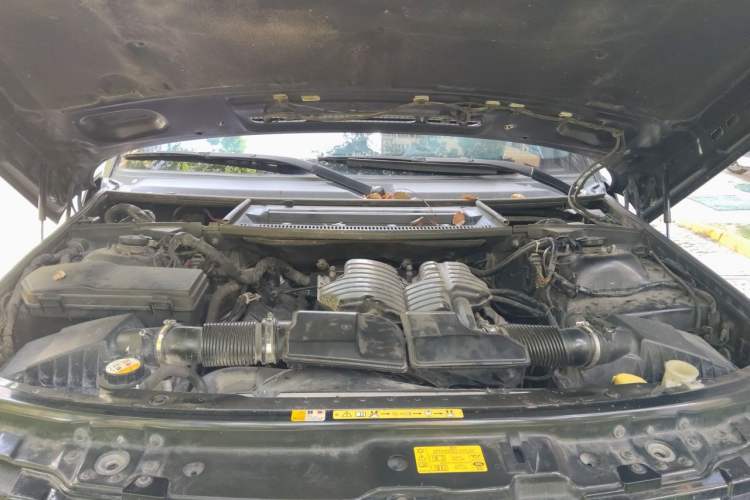 Used Land Rover Range 2012 5.0 NA V8 Engine Bay