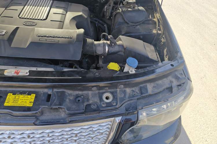 Used Land Rover Range  Engine Bay Left
