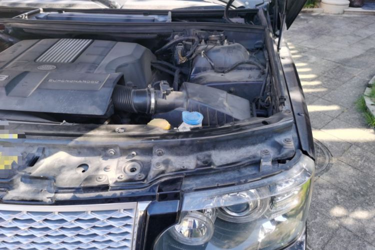 Used Land Rover Range 2012 5.0 NA V8 Engine Bay Left