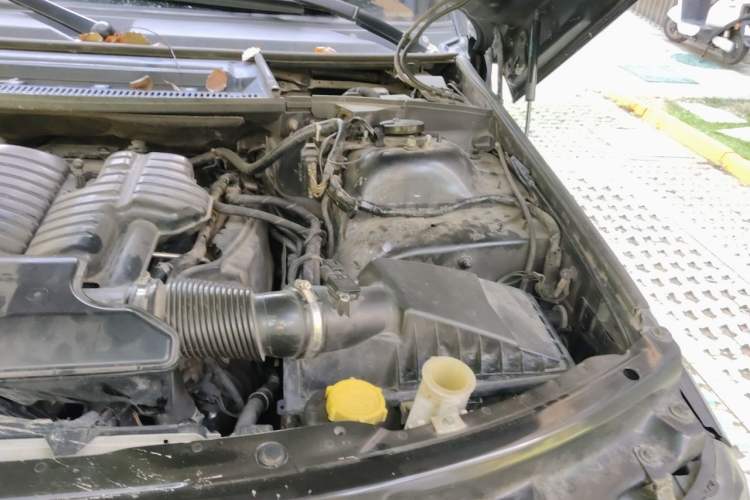 Used Land Rover Range 2012 5.0 NA V8 Engine Bay Left