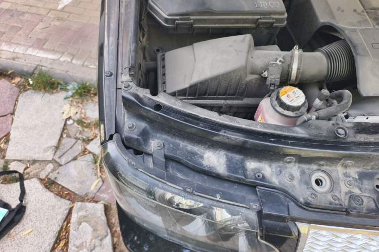 Used Land Rover Range 2012 5.0 NA V8 Engine Bay Right