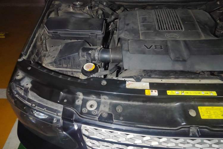Used Land Rover Range 2012 5.0 NA V8 Engine Bay Right