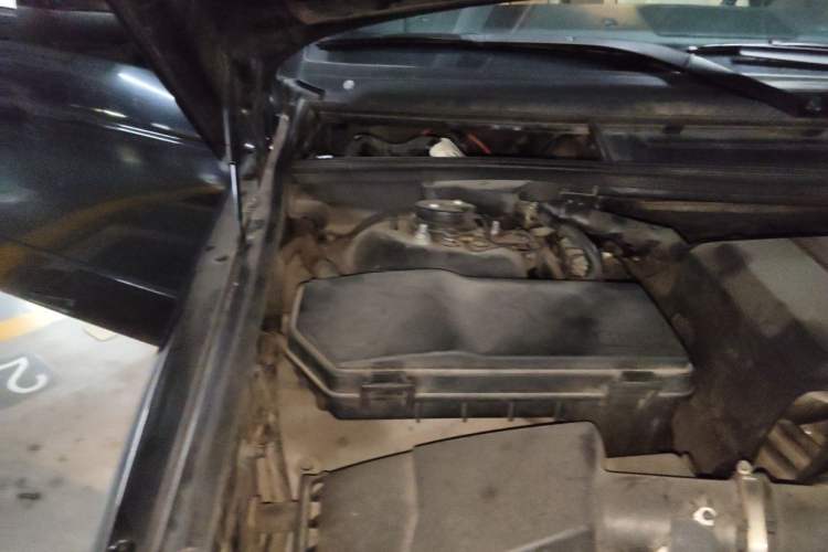Used Land Rover Range 2012 5.0 SC V8 Engine Bay Right