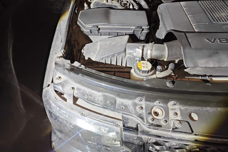 Used Land Rover Range 2012 5.0 NA V8 Engine Bay Right