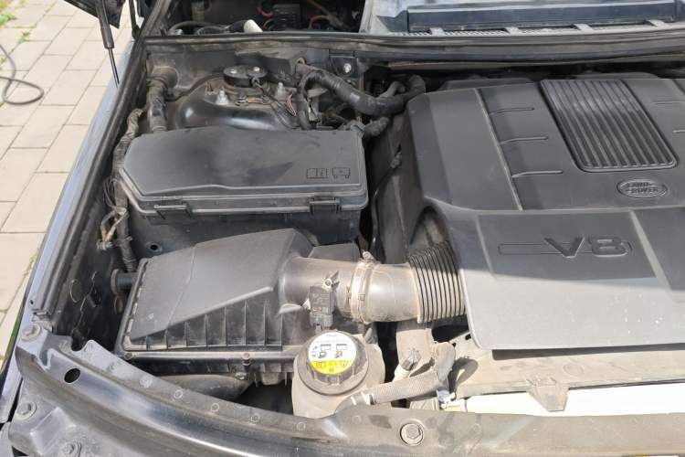 Used Land Rover Range 2012 5.0 NA V8 Engine Bay Right