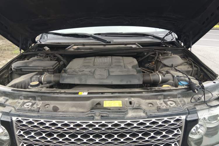 Used Land Rover Range 2012 5.0 NA V8 Engine Bay