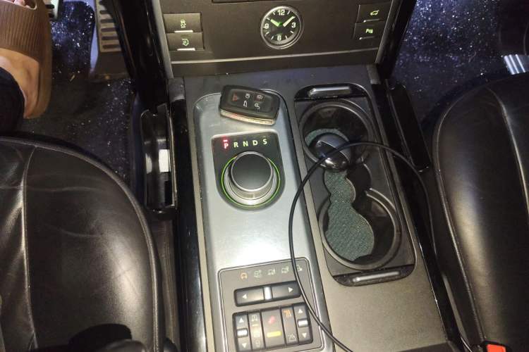 Used Land Rover Range 2012 4.4 TDV8 Gear Lever