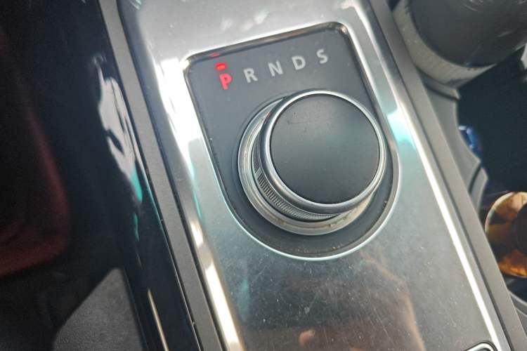 Used Land Rover Range 2012 4.4 TDV8 Gear Lever
